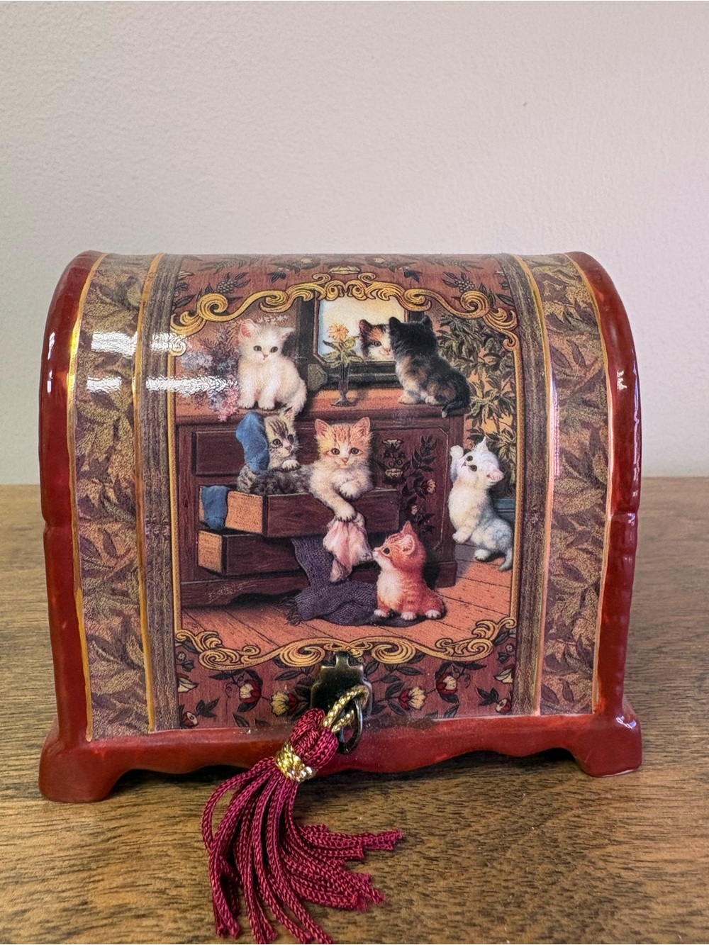 Ardleigh Elliot 2002 Porcelain Music Box Kitten Capers Cat Tales A3844